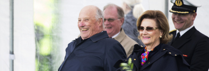  LER:  Kong Harald ler mye. Han får også andre til å le. Kongen har blitt 80 år gammel. 